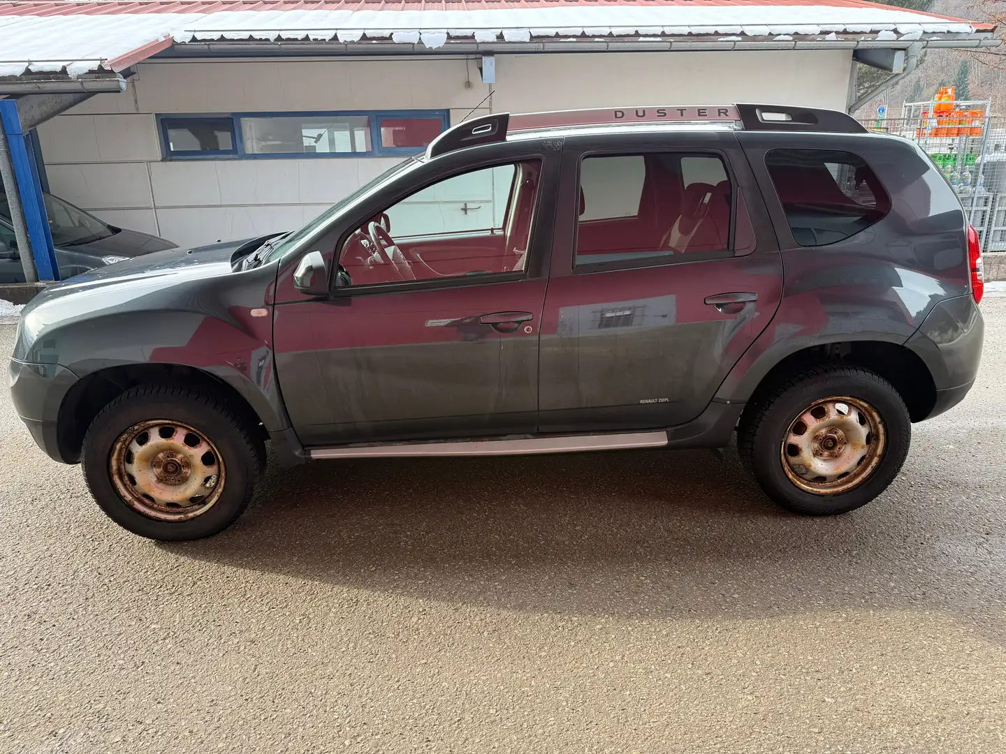 Dacia Duster Basis 4x4 Grau - 2