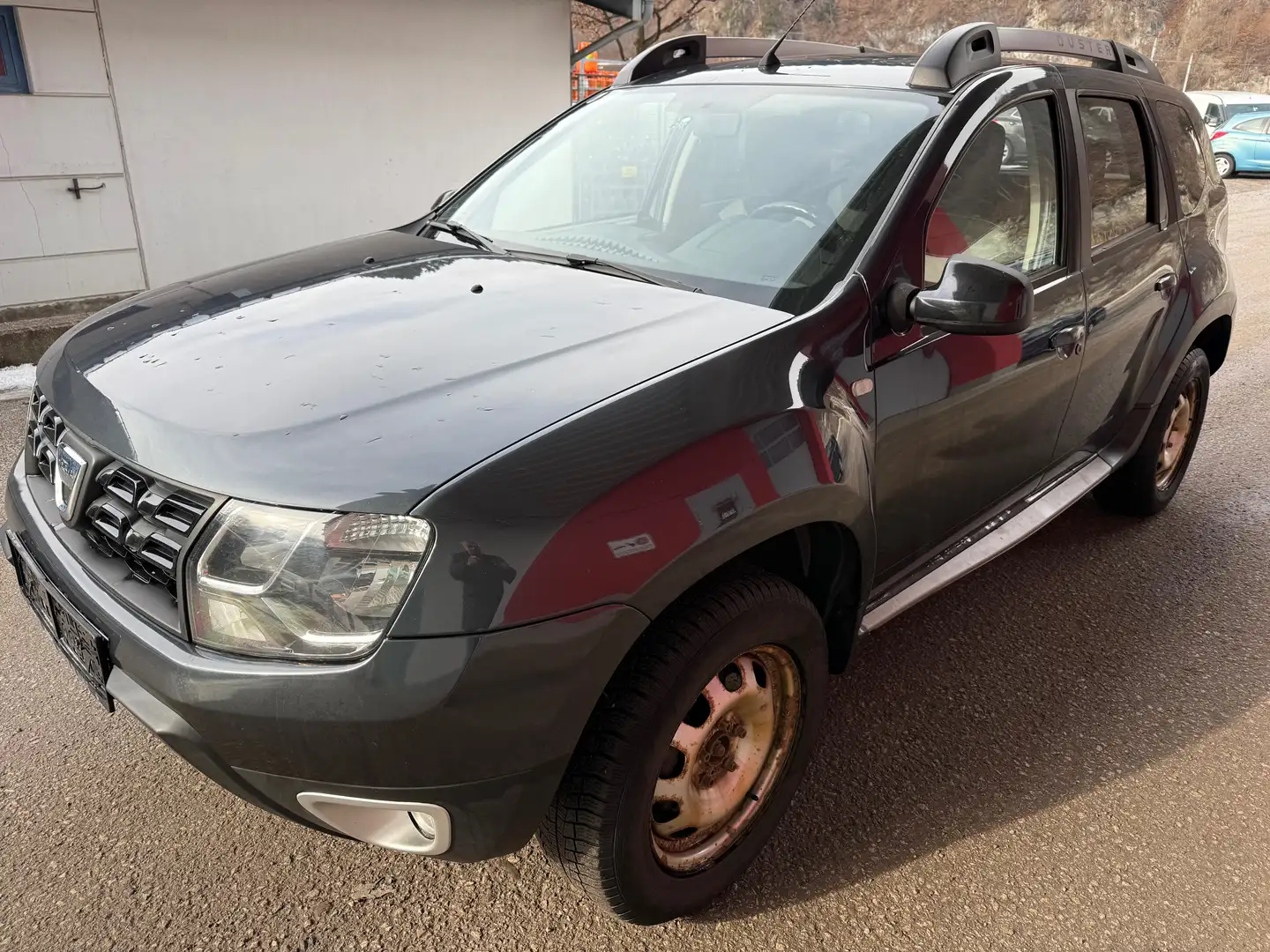 Dacia Duster Basis 4x4 Grau - 1