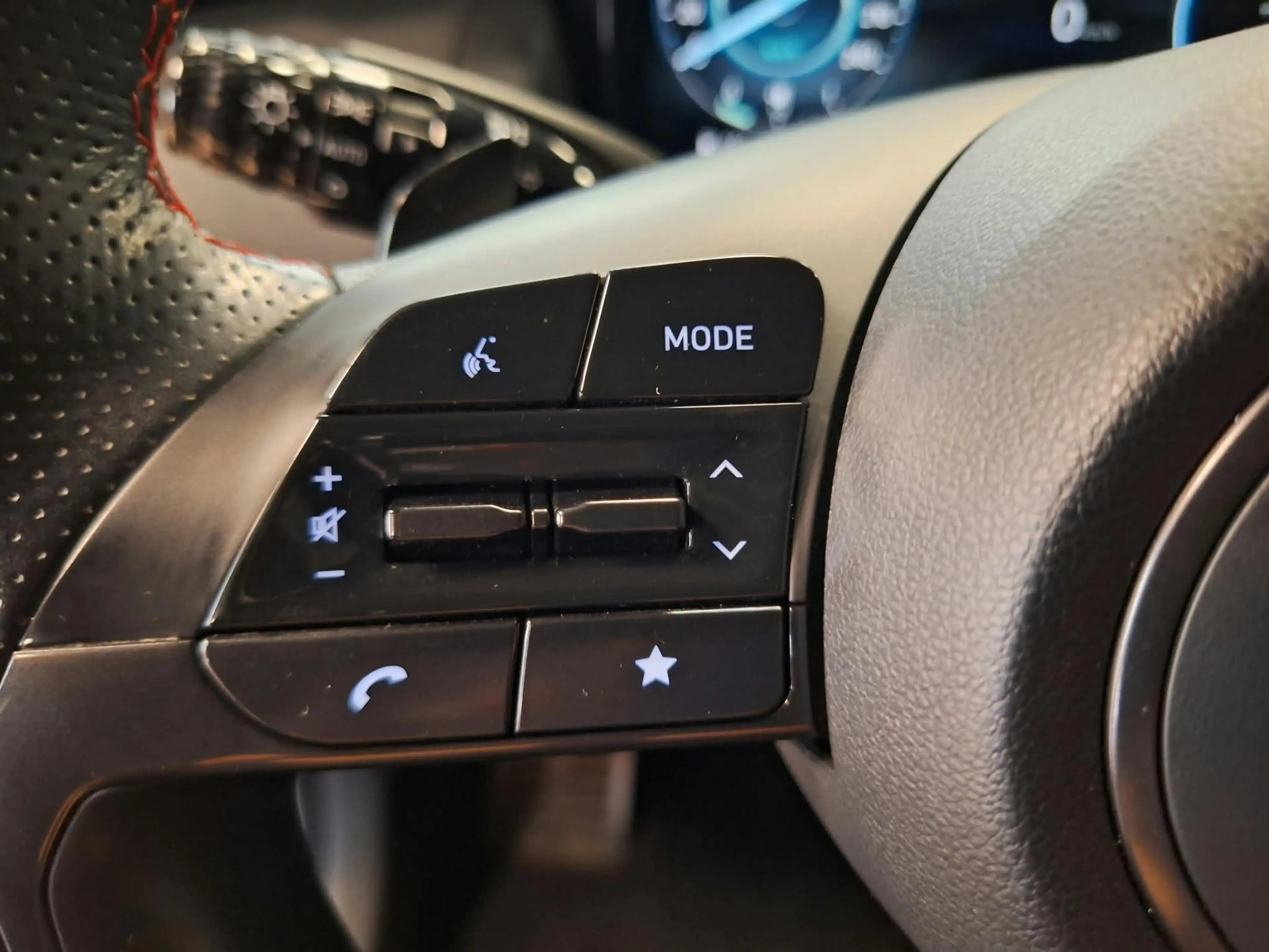 Hyundai TUCSON 1.6 T-GDI PHEV Premium N-line 4WD Trekh. — photo 35