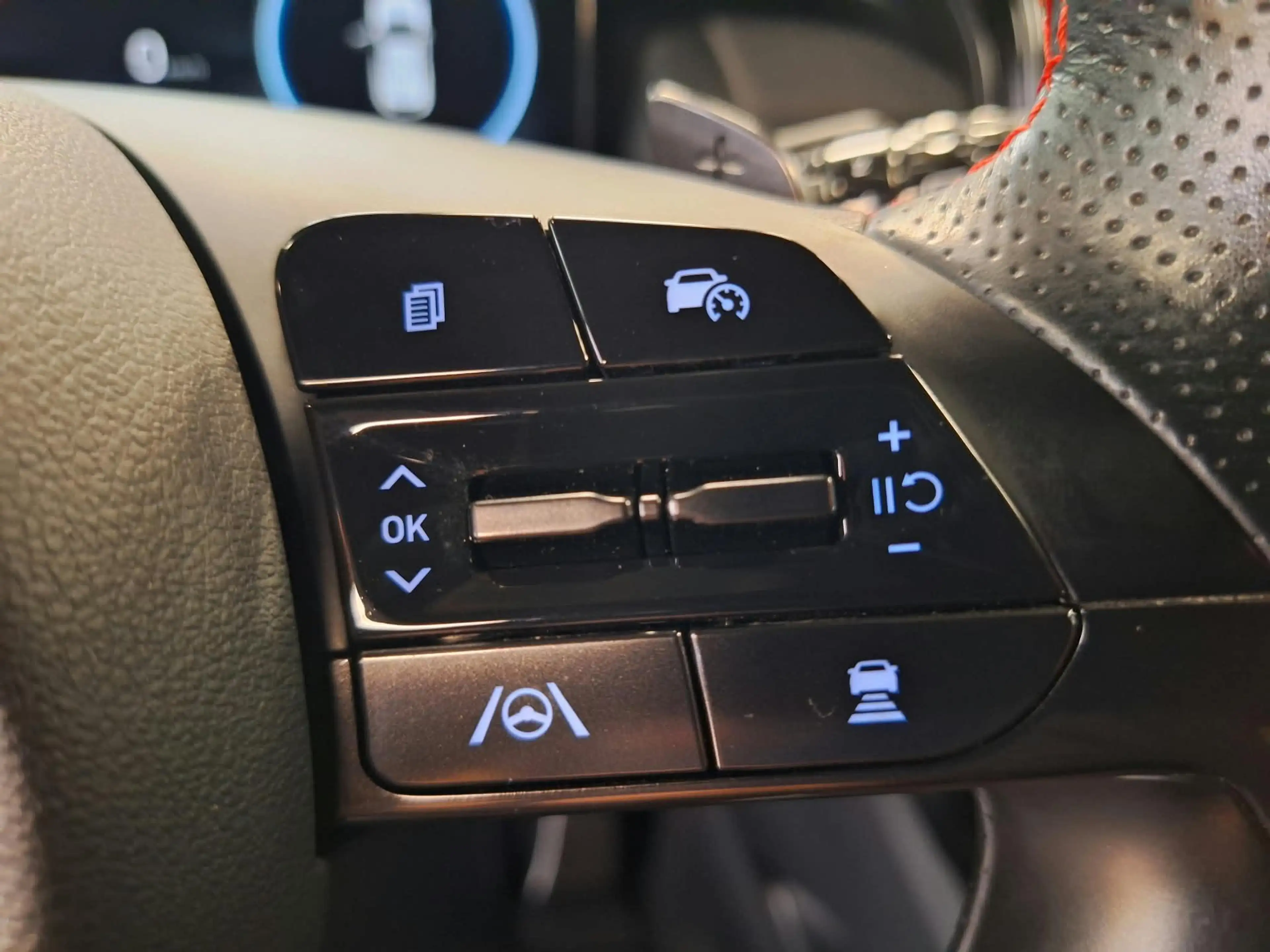 Hyundai TUCSON 1.6 T-GDI PHEV Premium N-line 4WD Trekh. — photo 36