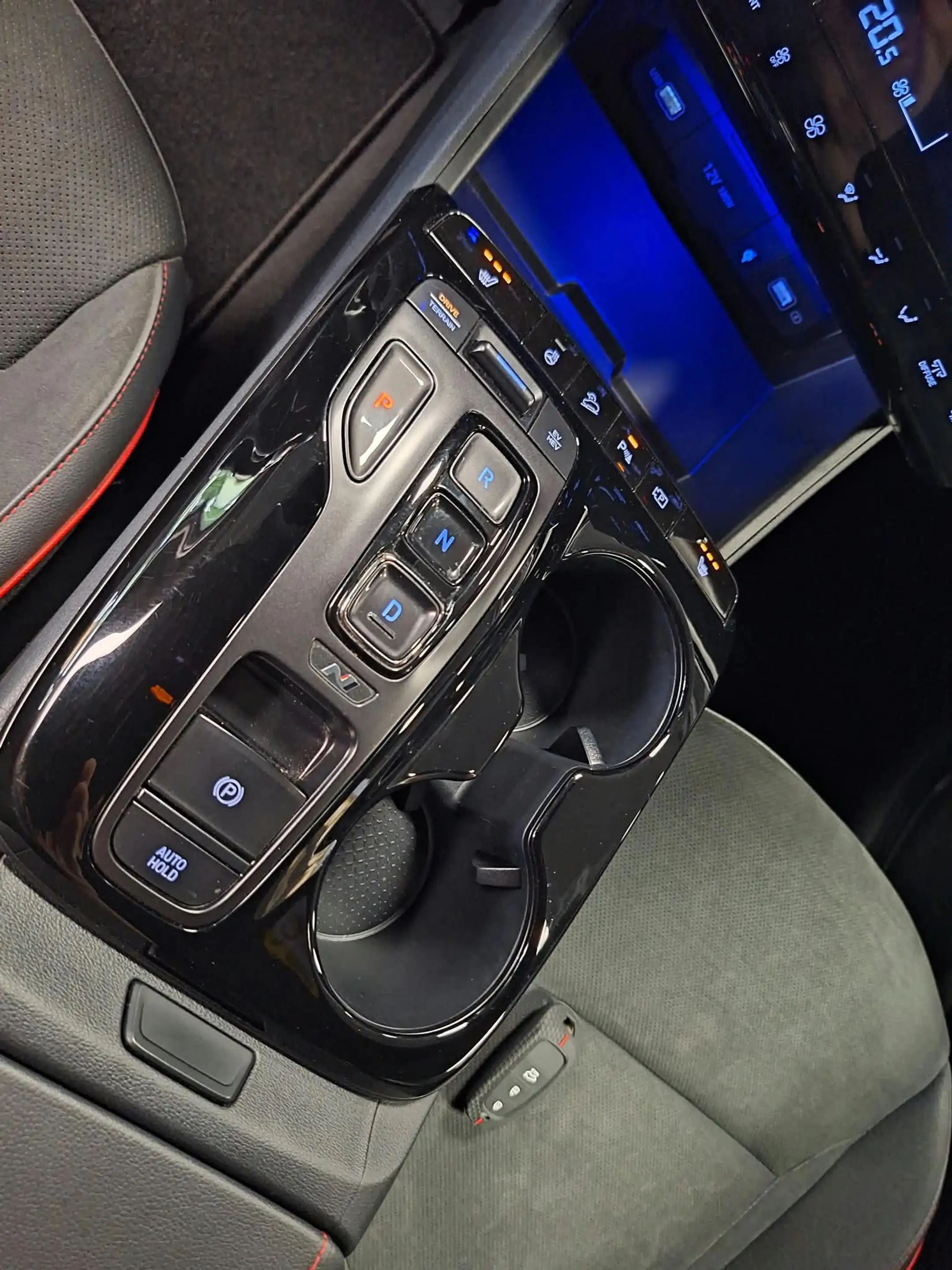 Hyundai TUCSON 1.6 T-GDI PHEV Premium N-line 4WD Trekh. — photo 37