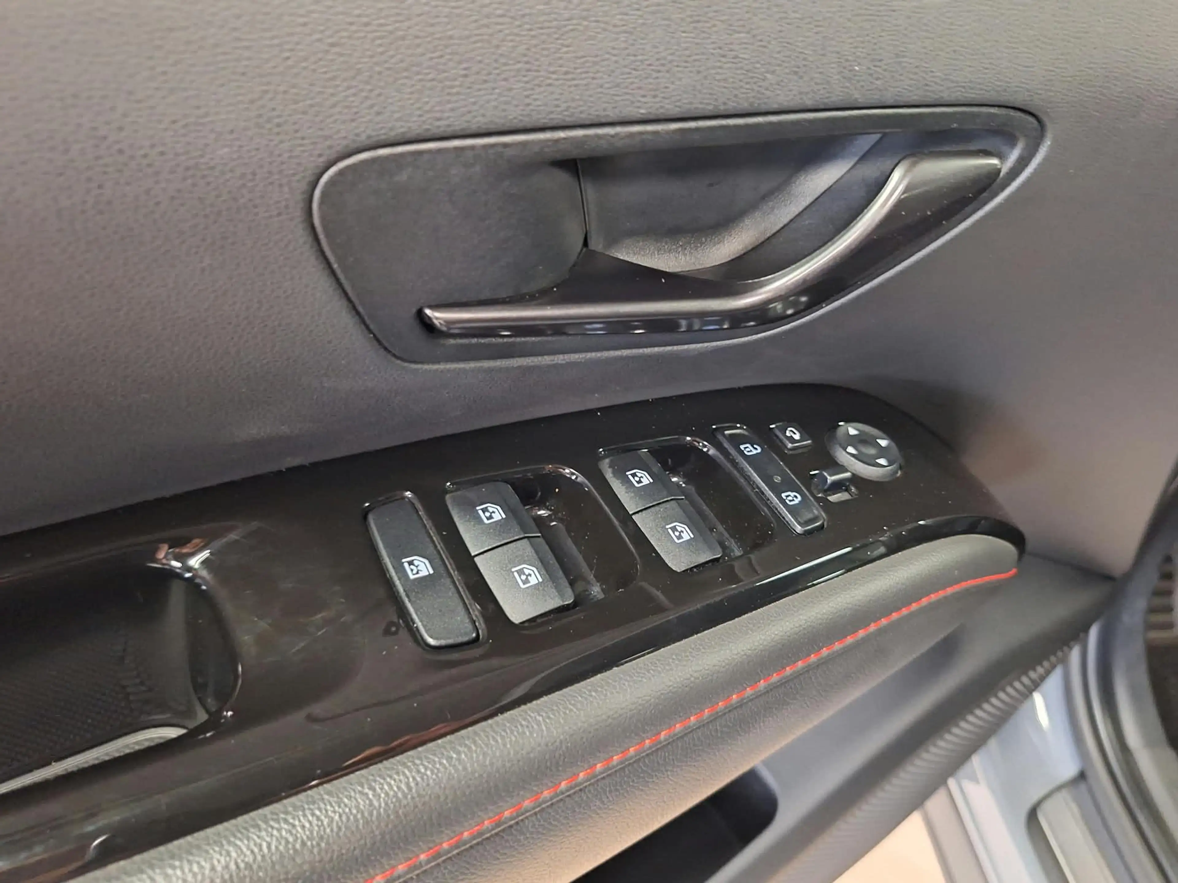 Hyundai TUCSON 1.6 T-GDI PHEV Premium N-line 4WD Trekh. — photo 28
