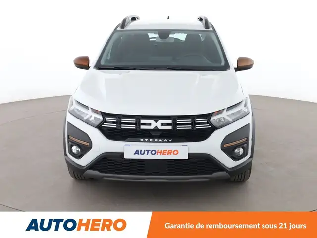 Dacia Sandero view 9