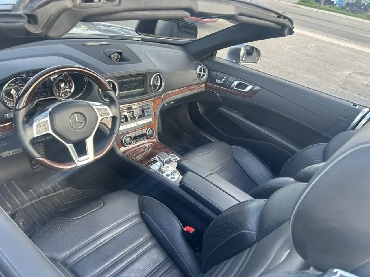 Mercedes-Benz SL снимка Mercedes-Benz SL