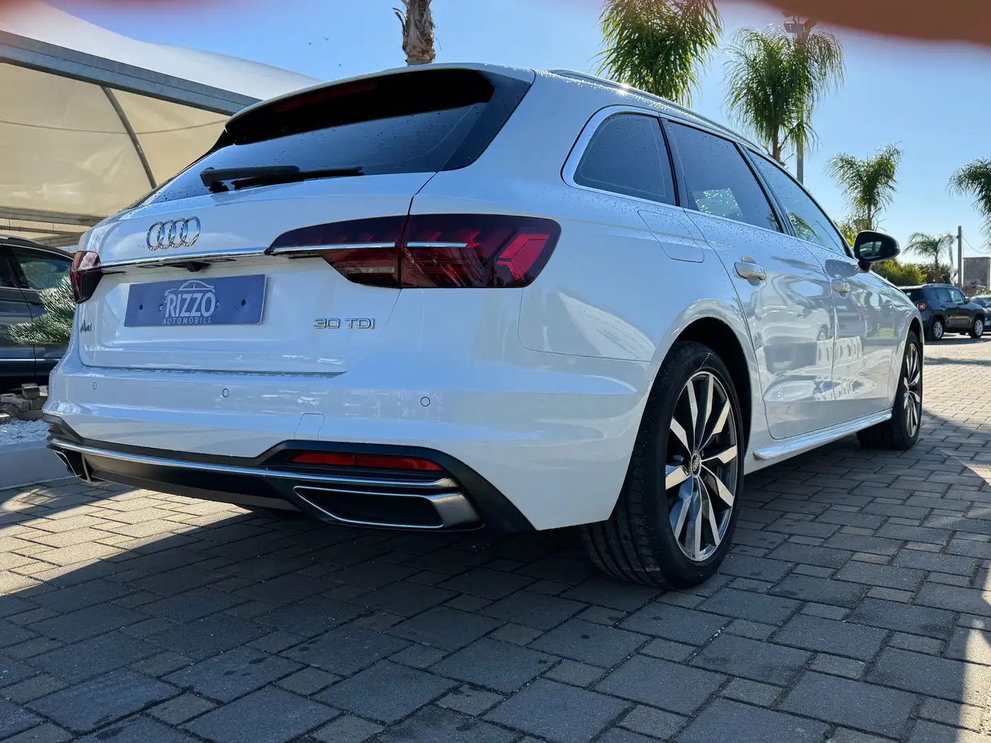 Audi A4 AVANT 30TDI 140CV FULL LED COCKPIT NAVI S-TRONIC Weiß - 2