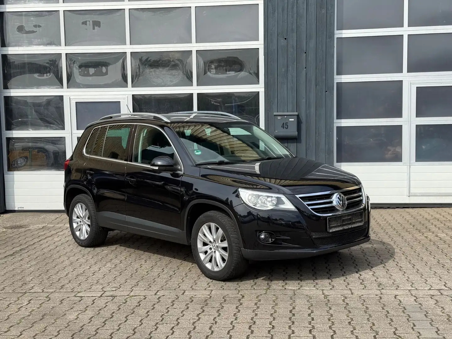 Volkswagen Tiguan Sport & Style 4Motion/Navi/PDC Чёрный - 2