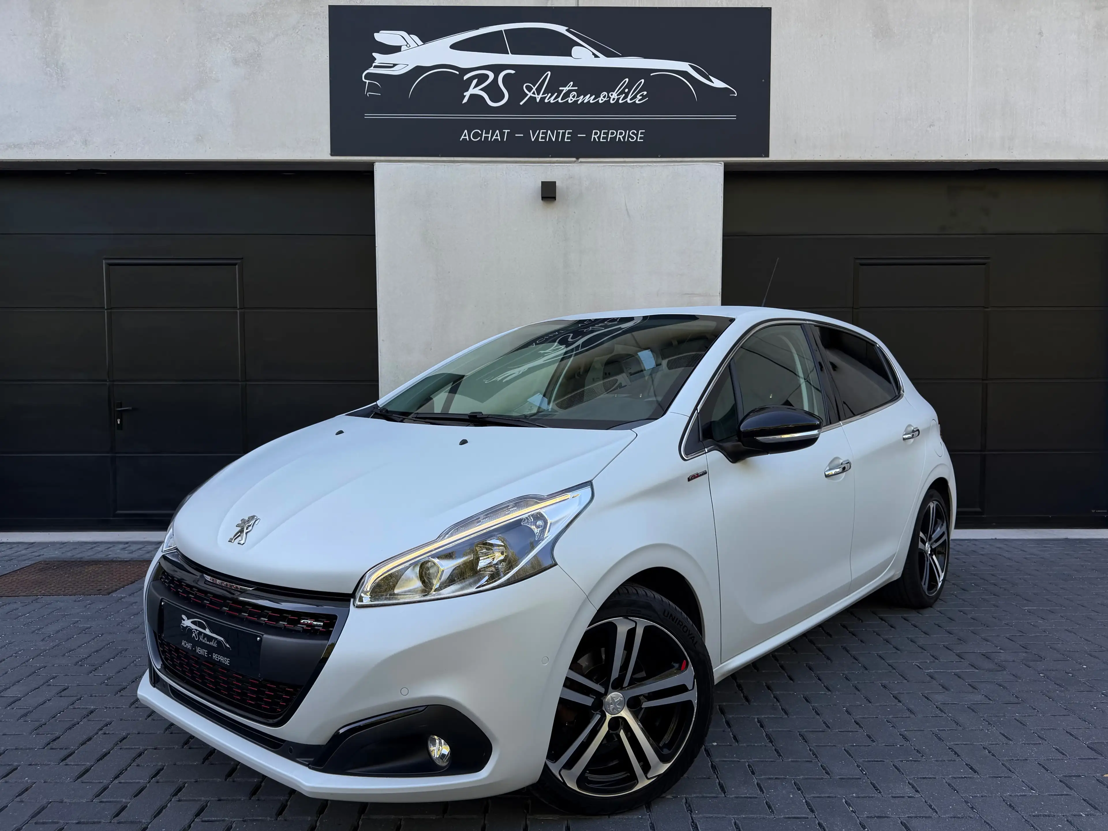 Peugeot 208 208 1.2 T 110 cv GT-LINE/CAMÉRA/GPS/MAT/FULL