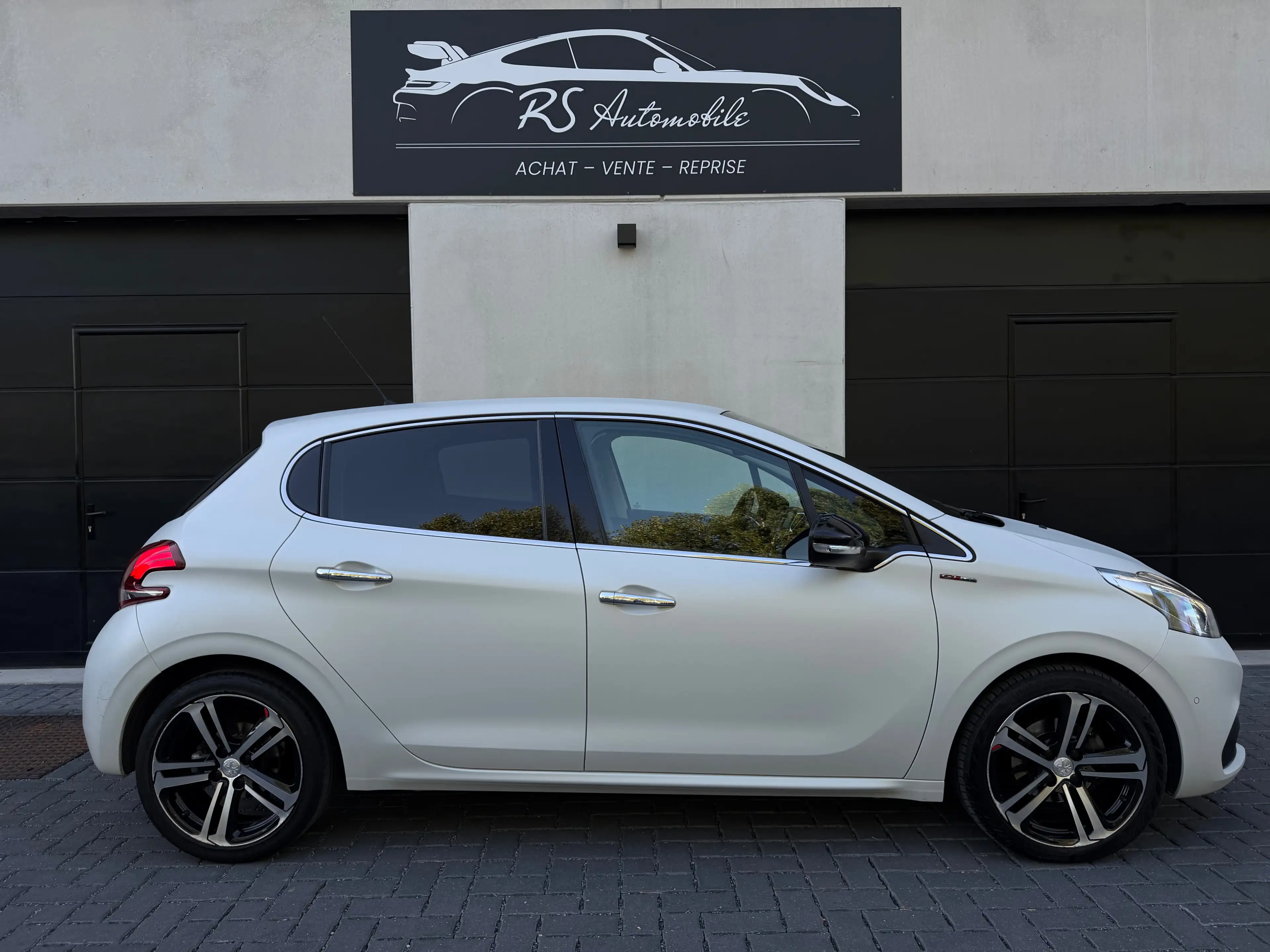 Peugeot 208 208 1.2 T 110 cv GT-LINE/CAMÉRA/GPS/MAT/FULL — photo 7