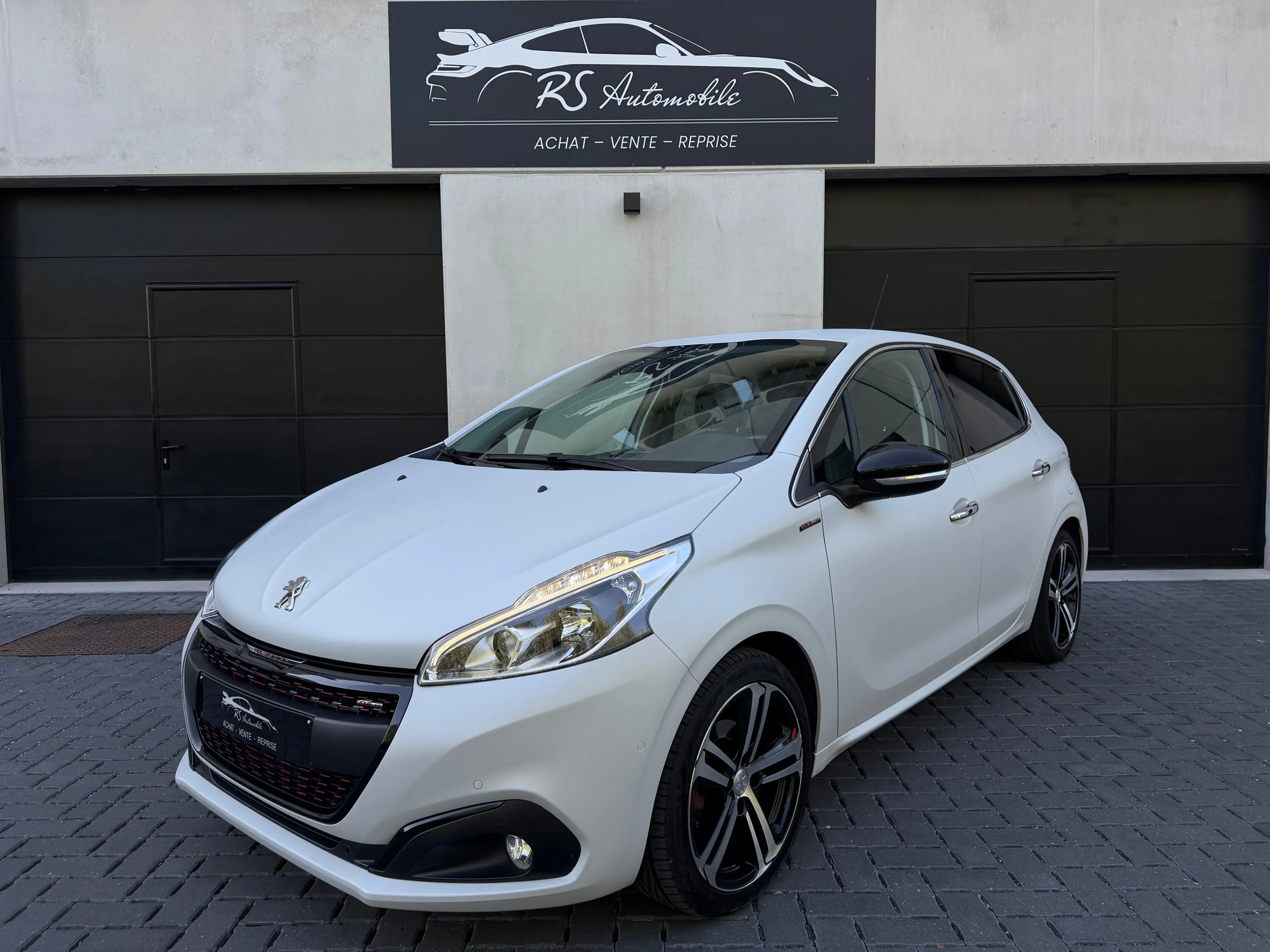 Peugeot 208 208 1.2 T 110 cv GT-LINE/CAMÉRA/GPS/MAT/FULL — photo 2