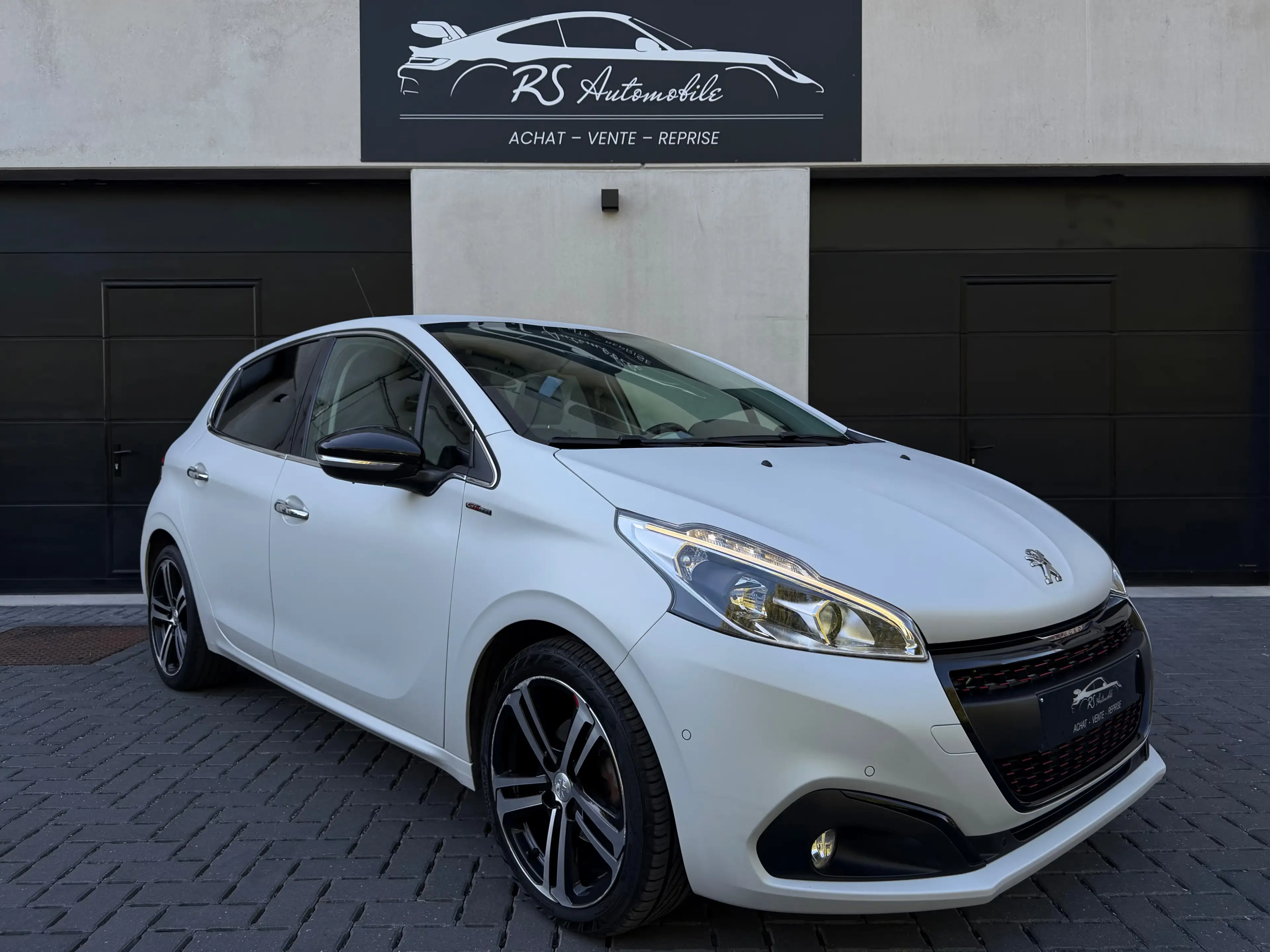Peugeot 208 208 1.2 T 110 cv GT-LINE/CAMÉRA/GPS/MAT/FULL — photo 8