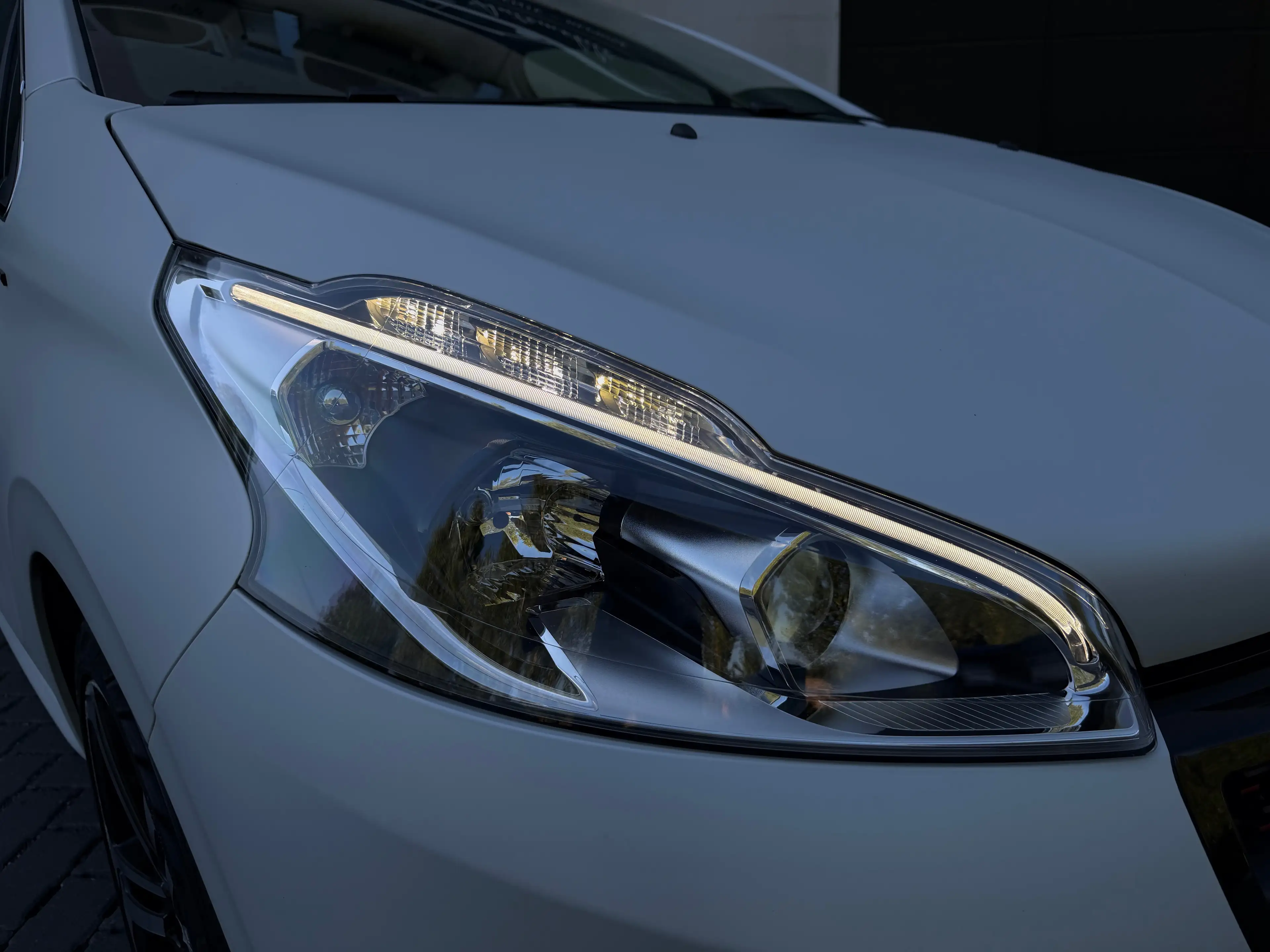 Peugeot 208 208 1.2 T 110 cv GT-LINE/CAMÉRA/GPS/MAT/FULL — photo 10