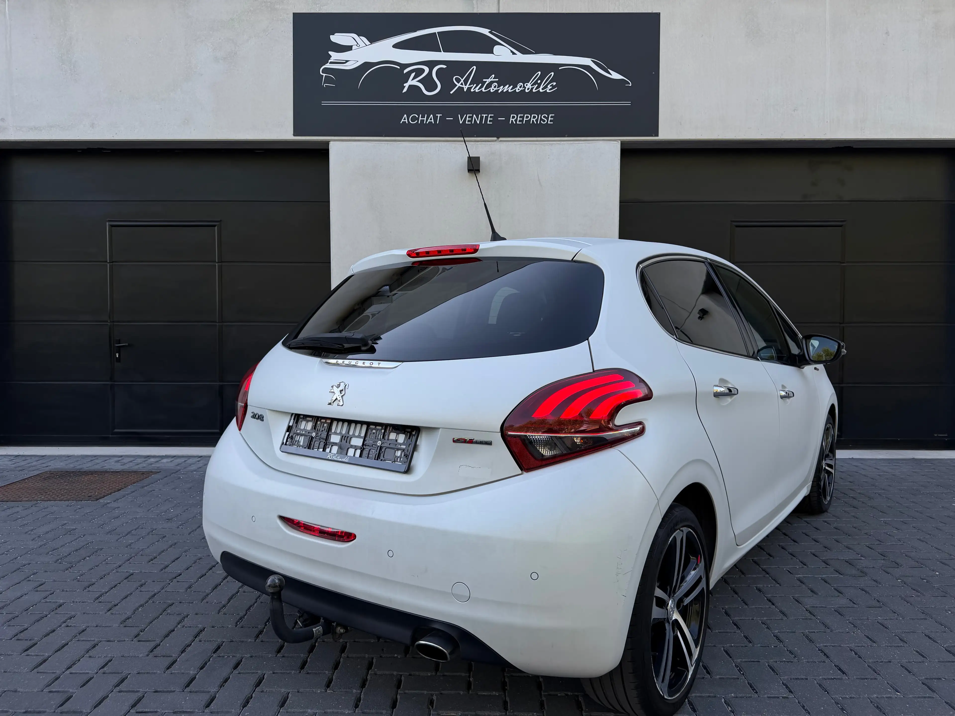 Peugeot 208 208 1.2 T 110 cv GT-LINE/CAMÉRA/GPS/MAT/FULL — photo 6