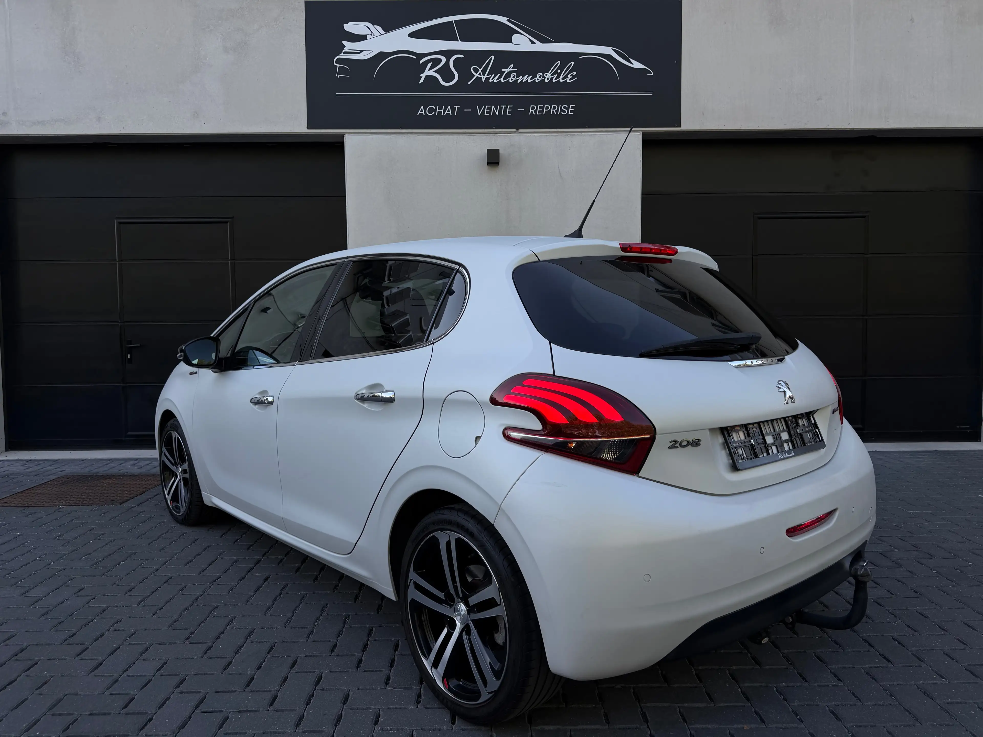 Peugeot 208 208 1.2 T 110 cv GT-LINE/CAMÉRA/GPS/MAT/FULL — photo 4