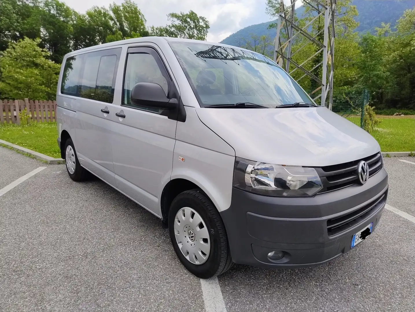 Volkswagen T5 Caravelle 9 posti - 1
