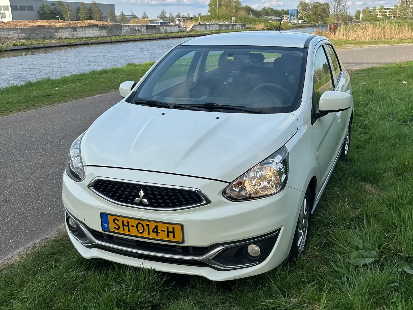 Mitsubishi Space Star Space Star 1.0 Cool+ Blanc - 1