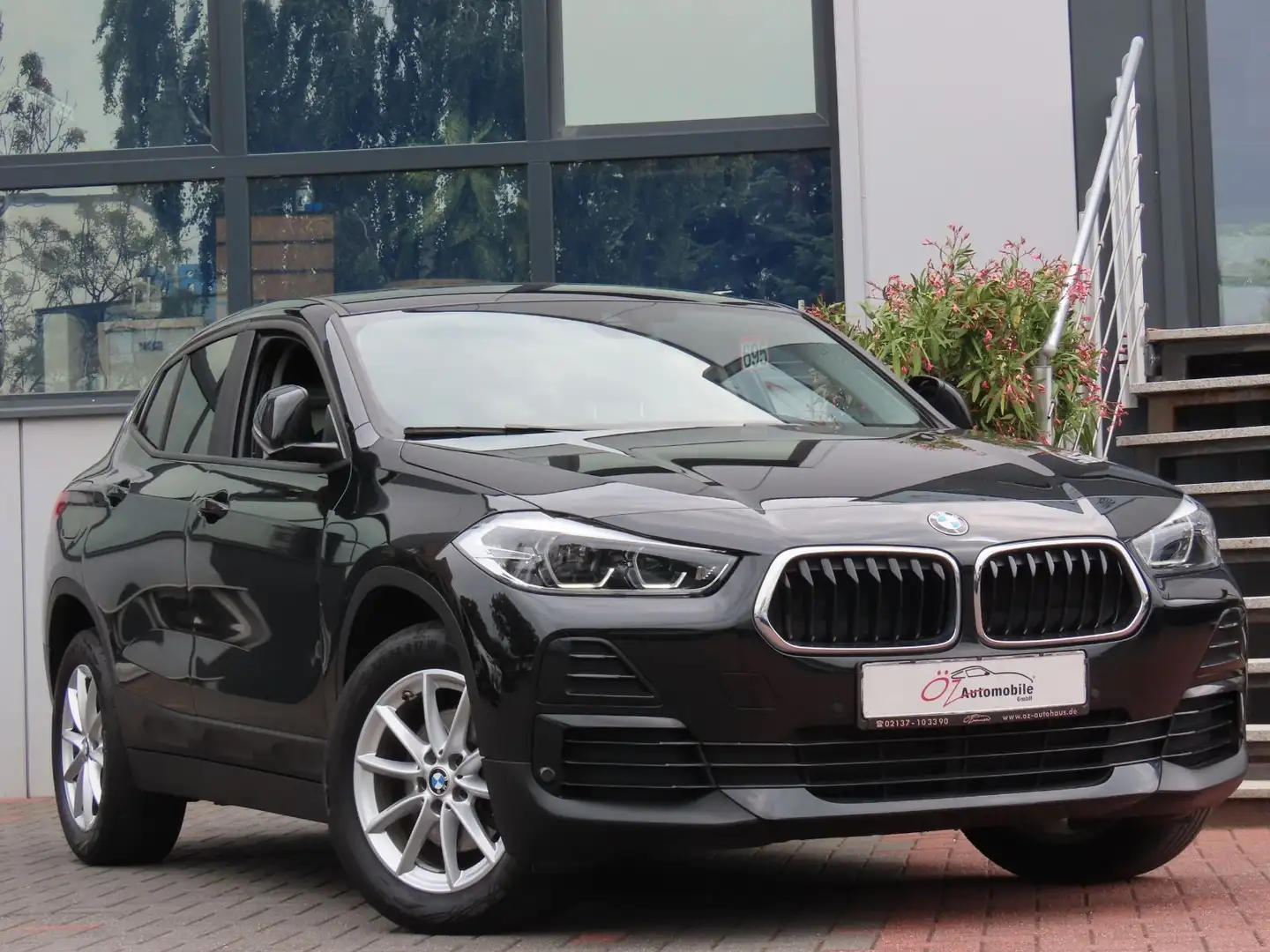 BMW X2 sDrive18i Advantage Autom. Navi LED Noir - 1
