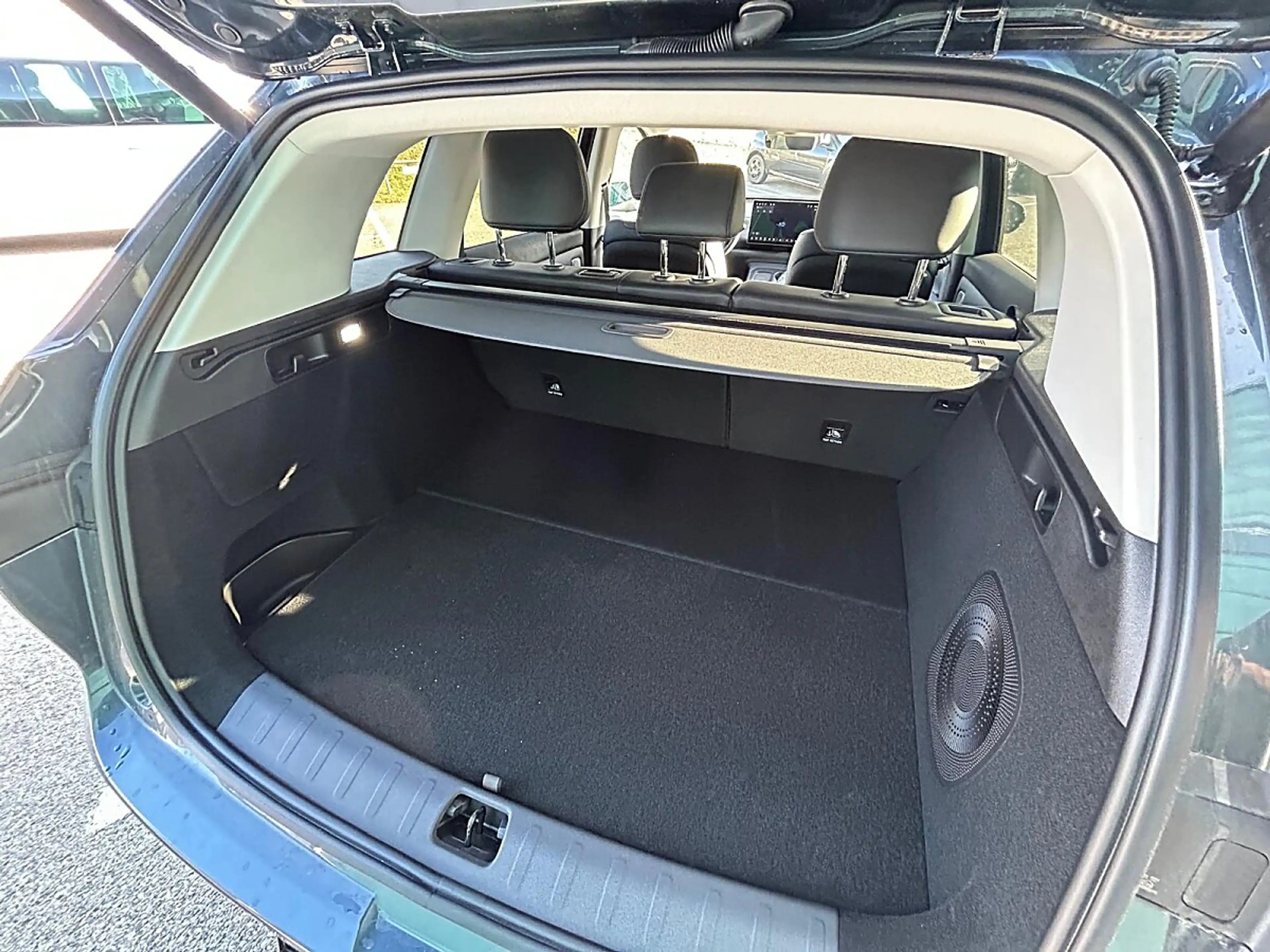 Leapmotor C10 Elektro AWD 81,9kWh Design ProMax — photo 10