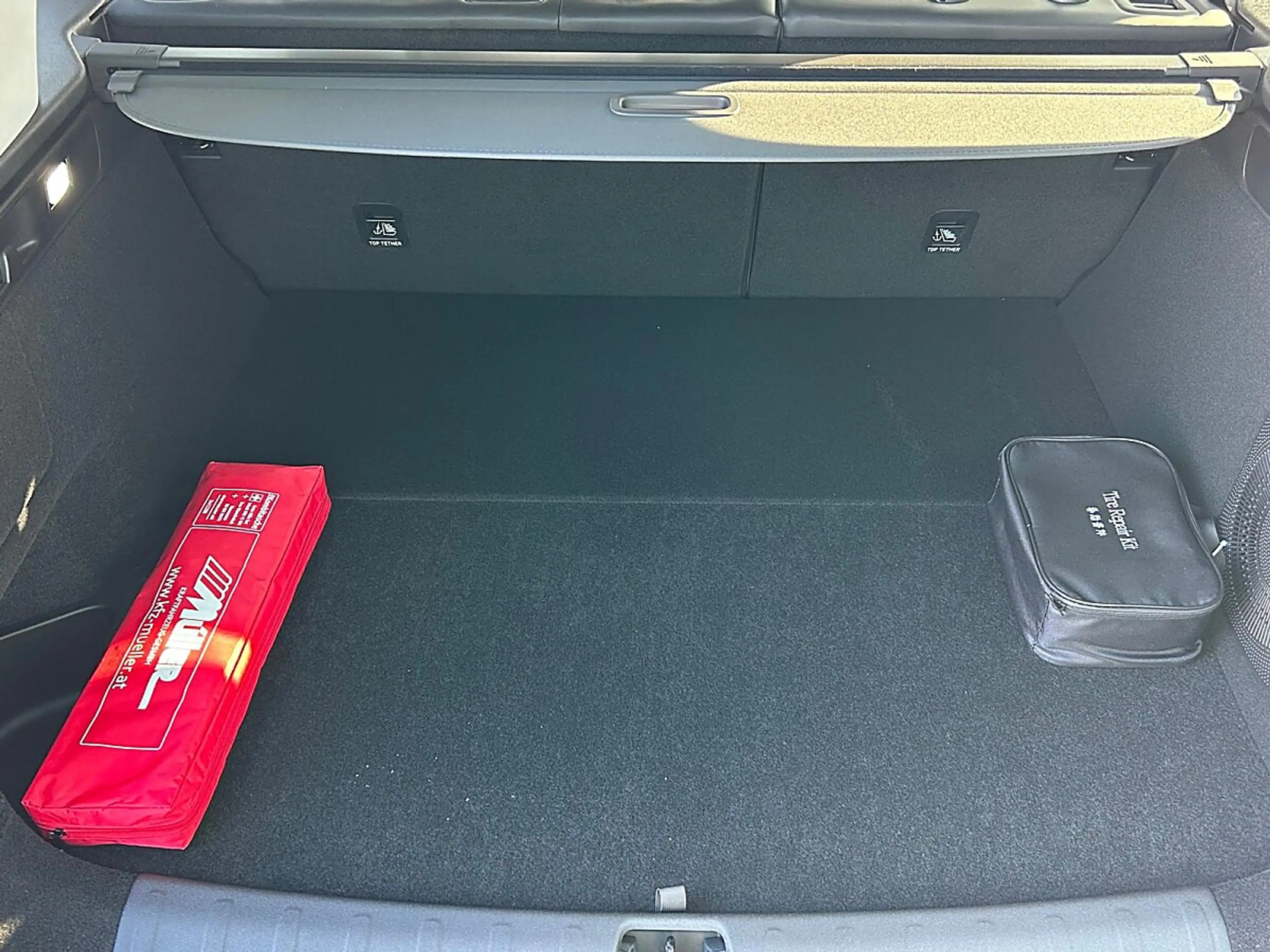 Leapmotor C10 Elektro AWD 81,9kWh Design ProMax — photo 11