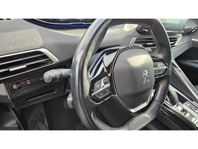 Peugeot 3008 view 5