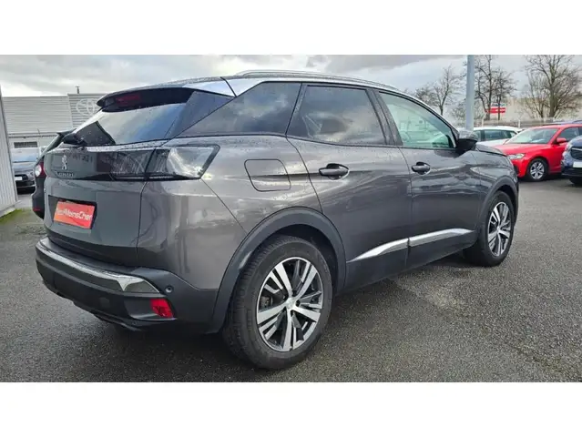 Peugeot 3008 view 3