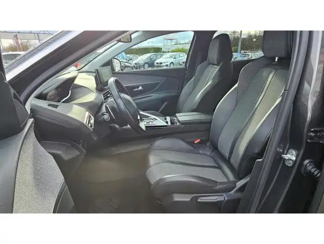 Peugeot 3008 view 13