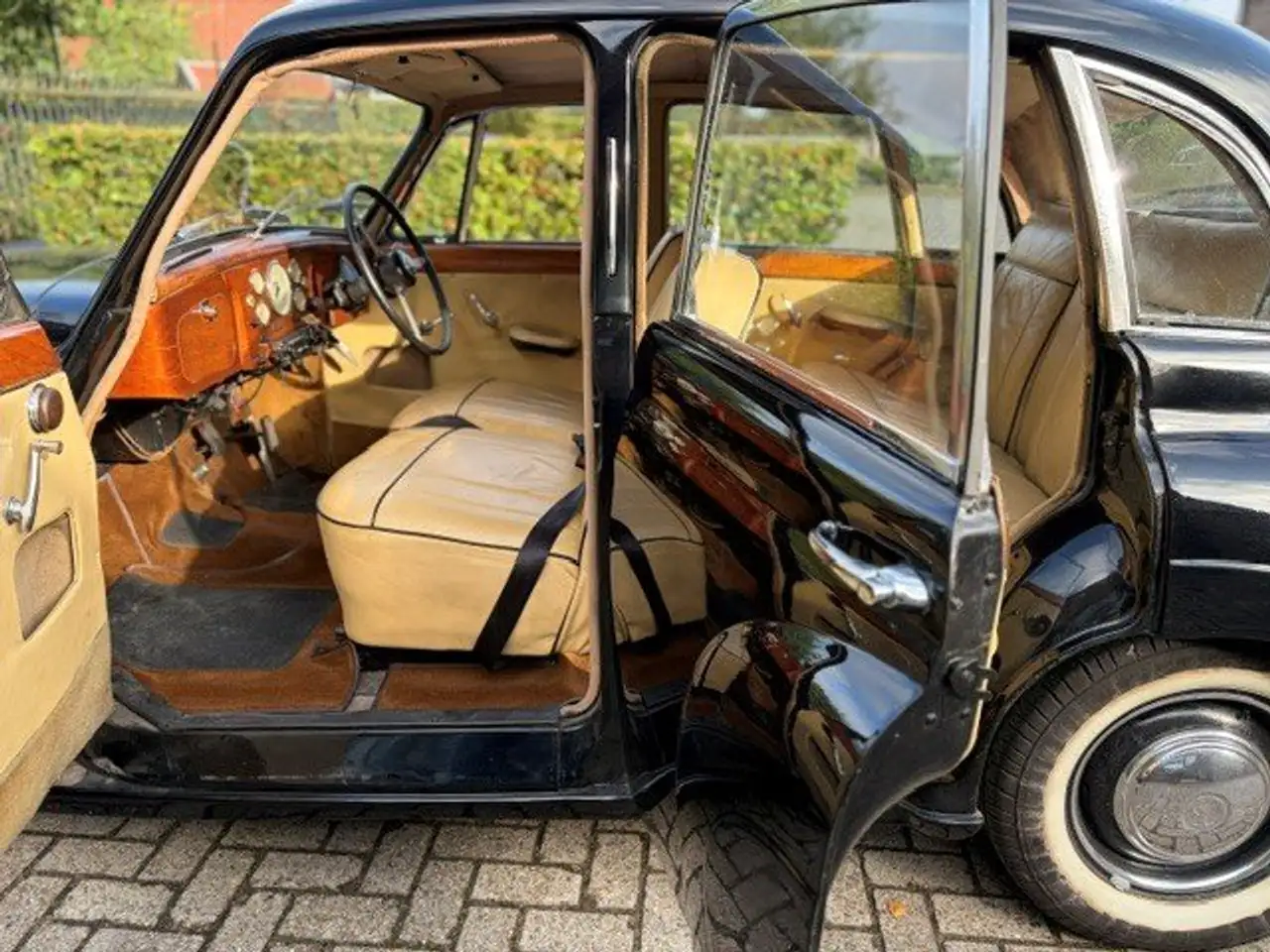 Daimler Conquest Century Saloon, 1955, foto 9