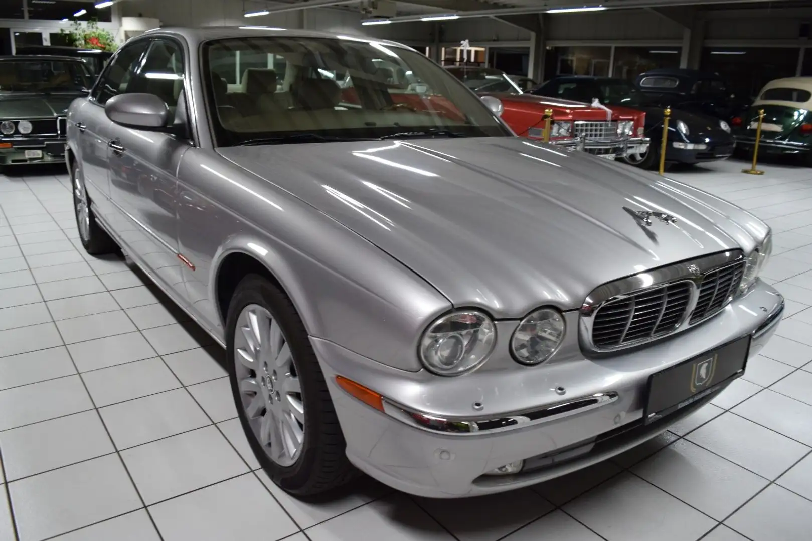 Jaguar XJ8 3.5 V8/Topfahrzeug in edler Farbgebung Plateado - 1