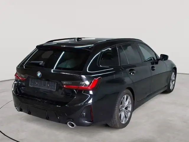 BMW 3 Series view 4