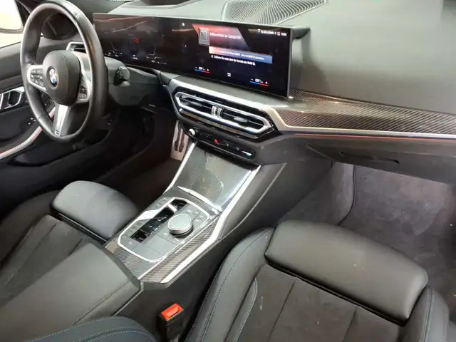 BMW 3 Series view 9