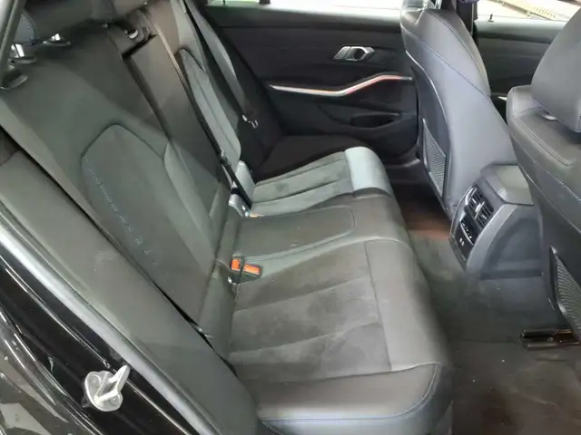 BMW 3 Series view 14
