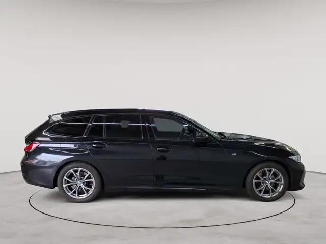 BMW 3 Series view 3