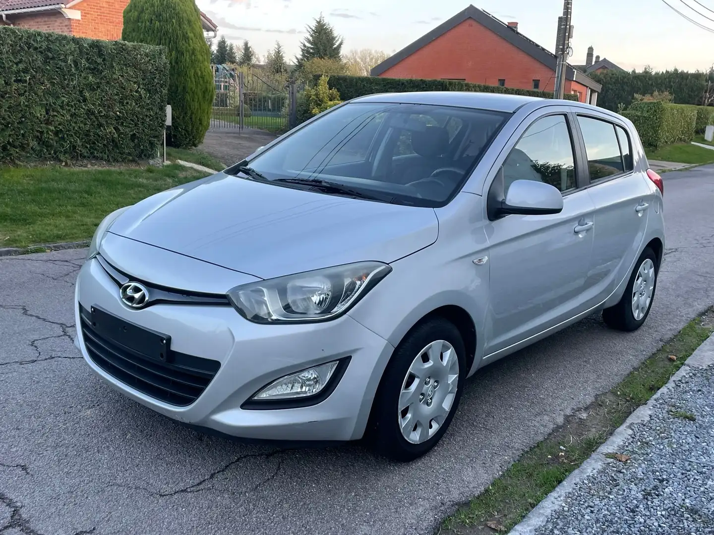Hyundai i20 i20 1.2i Lounge Zilver - 1