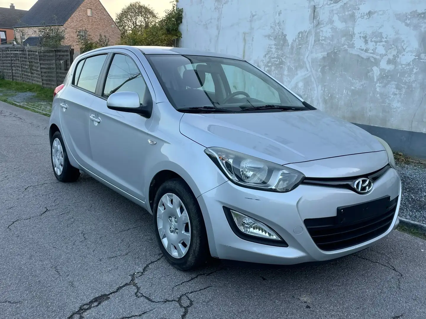 Hyundai i20 i20 1.2i Lounge Zilver - 2