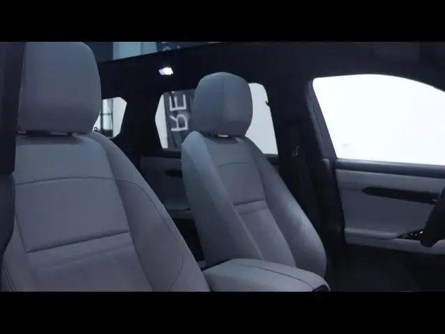 Land Rover Range Rover Evoque view 11