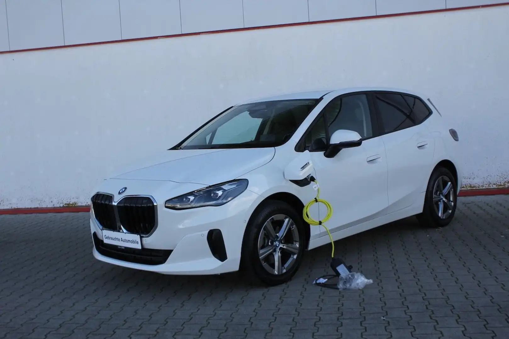 BMW 225 225e xDrive Active Tourer PlugIn Hybrid 90,7%SOH Blanc - 1