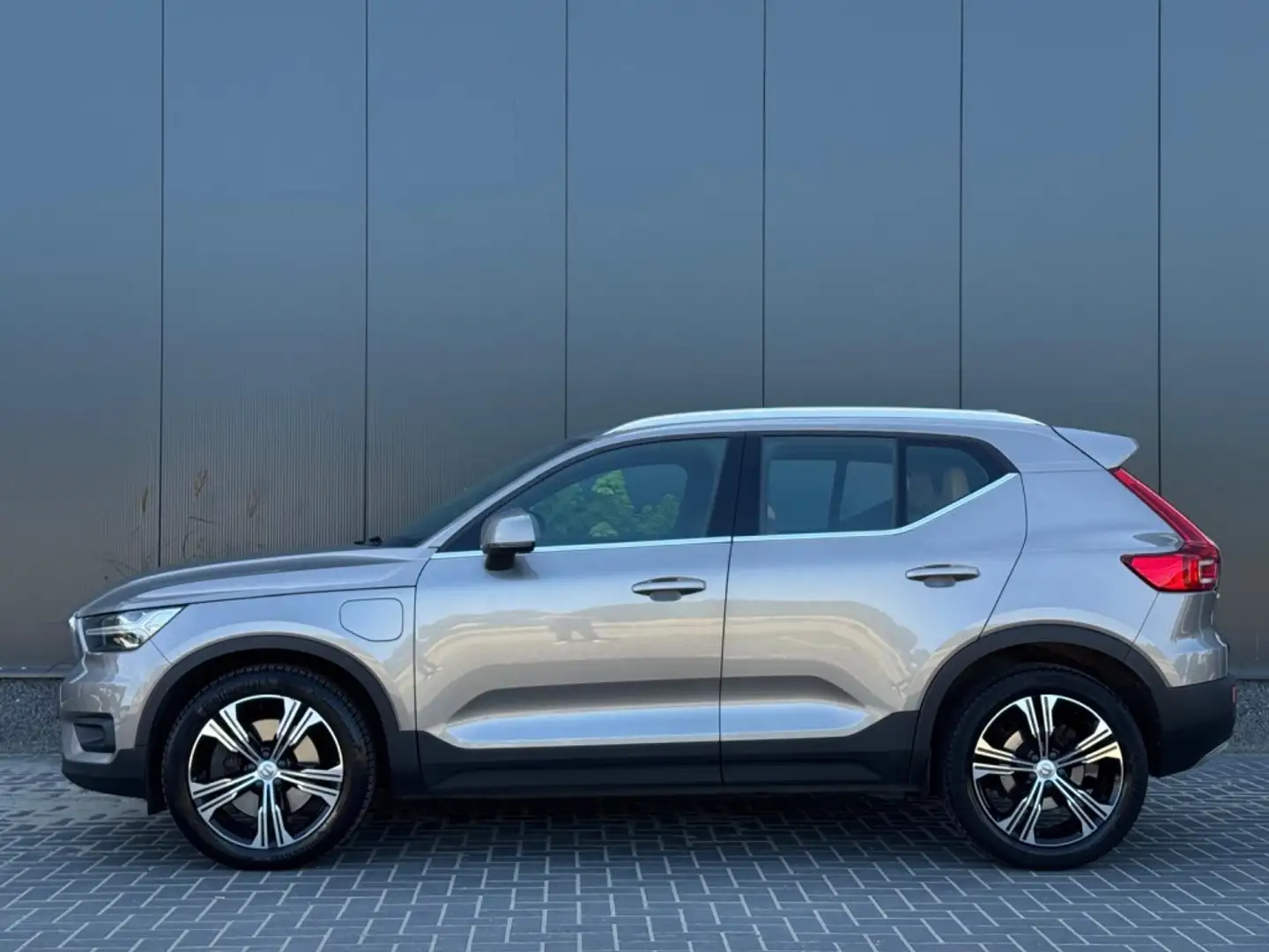 Volvo XC40 1.5 T5 TE Inscript. M21 CLIMATE CAMERA CR CONTROL Gris - 2