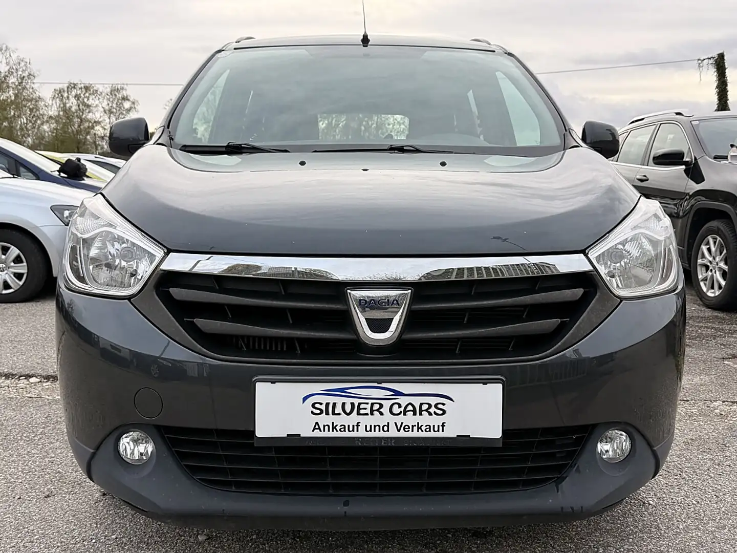 Dacia Lodgy Laureate 1,5 dCi 90 eco² Grau - 1