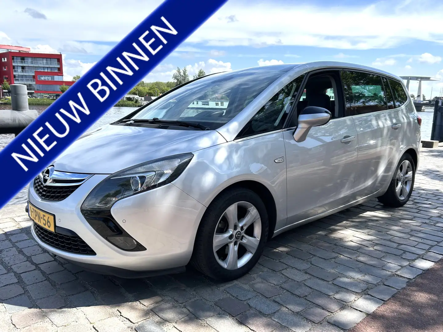 Opel Zafira Tourer 1.4 Cosmo 7p. Panodak Navi Airco/ECC Zilver - 1