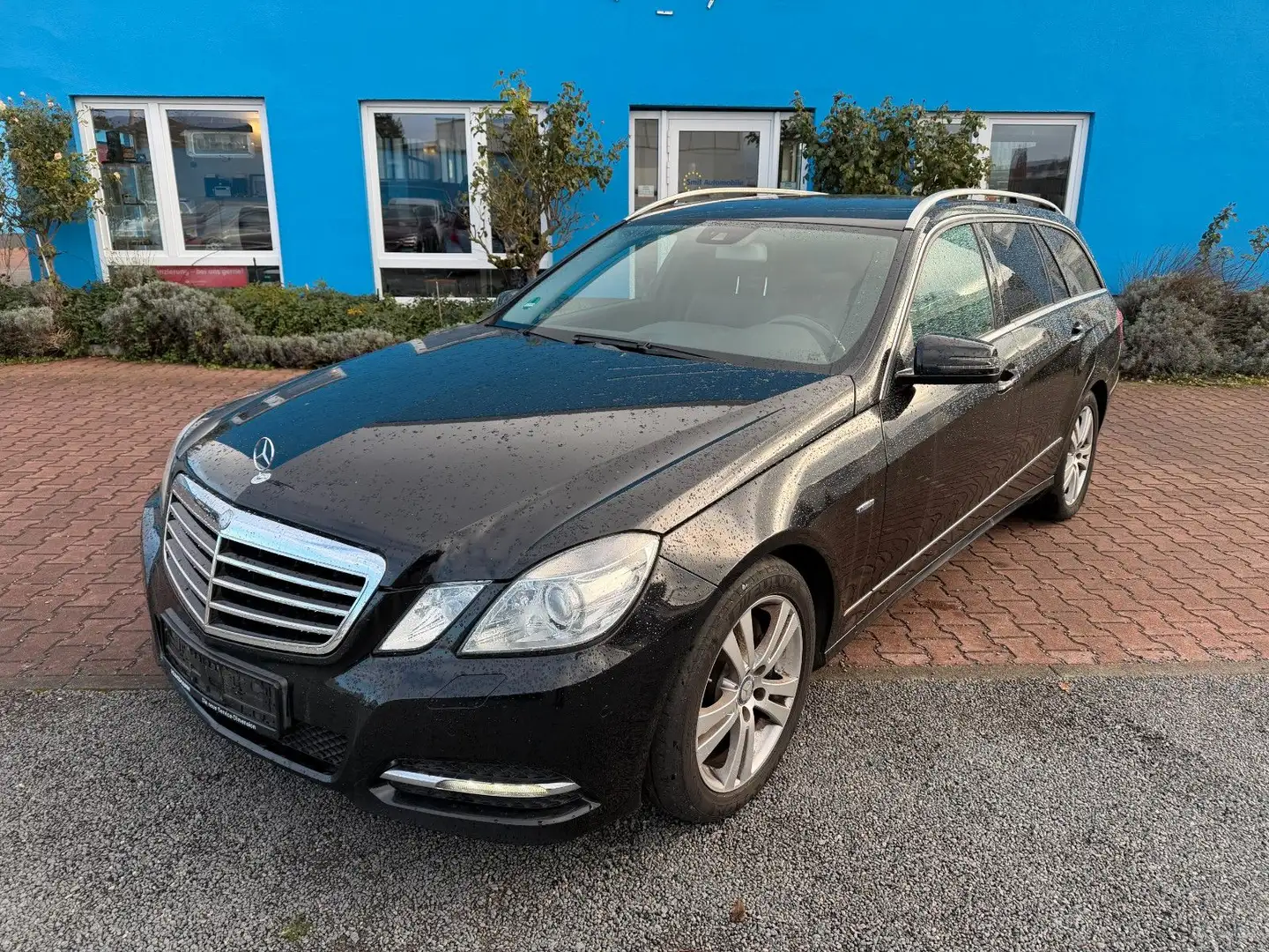 Mercedes-Benz E 250 T-Modell CDI BlueEfficiency Avantgarde Schwarz - 1