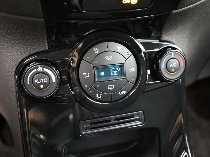 Ford Fiesta 1.0 EcoBoost Titanium | Cruise Control | Parkeerse — photo 11