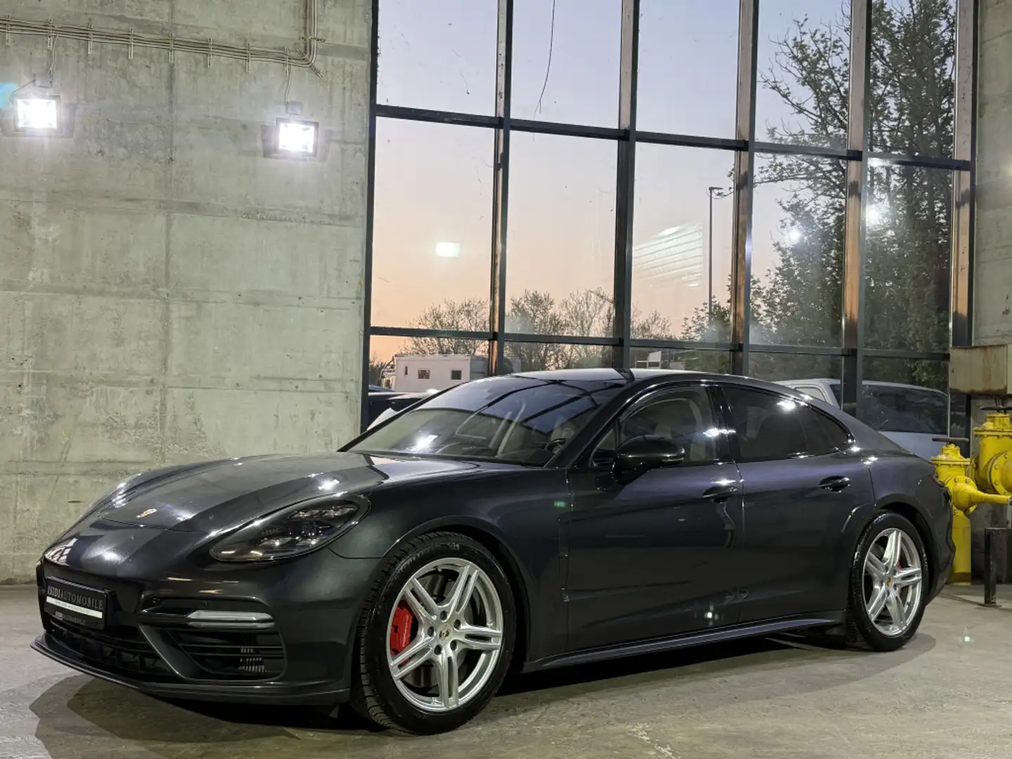 Porsche Panamera Turbo Matrix-LED Standheizung Massage Grau - 2