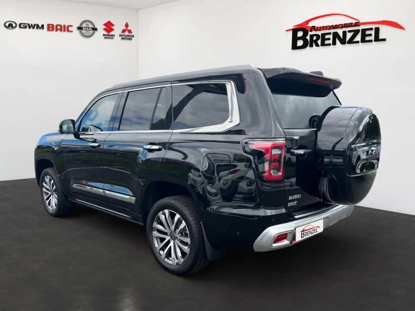 BAIC BJ60 2.0 Flagship 4x4 7-Sitze autom Trittbretter Klima Schwarz - 2