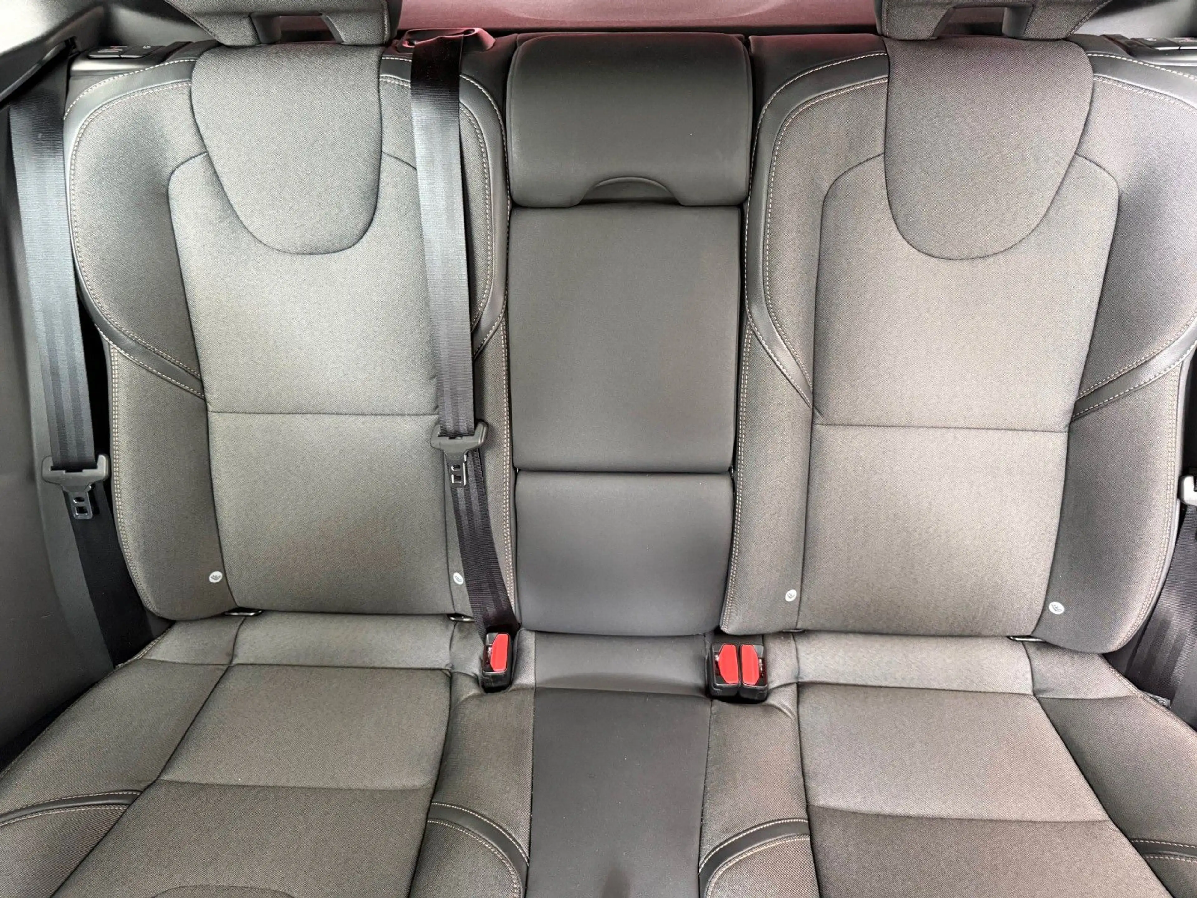 Volvo V40 Cross Country D2 — photo 11