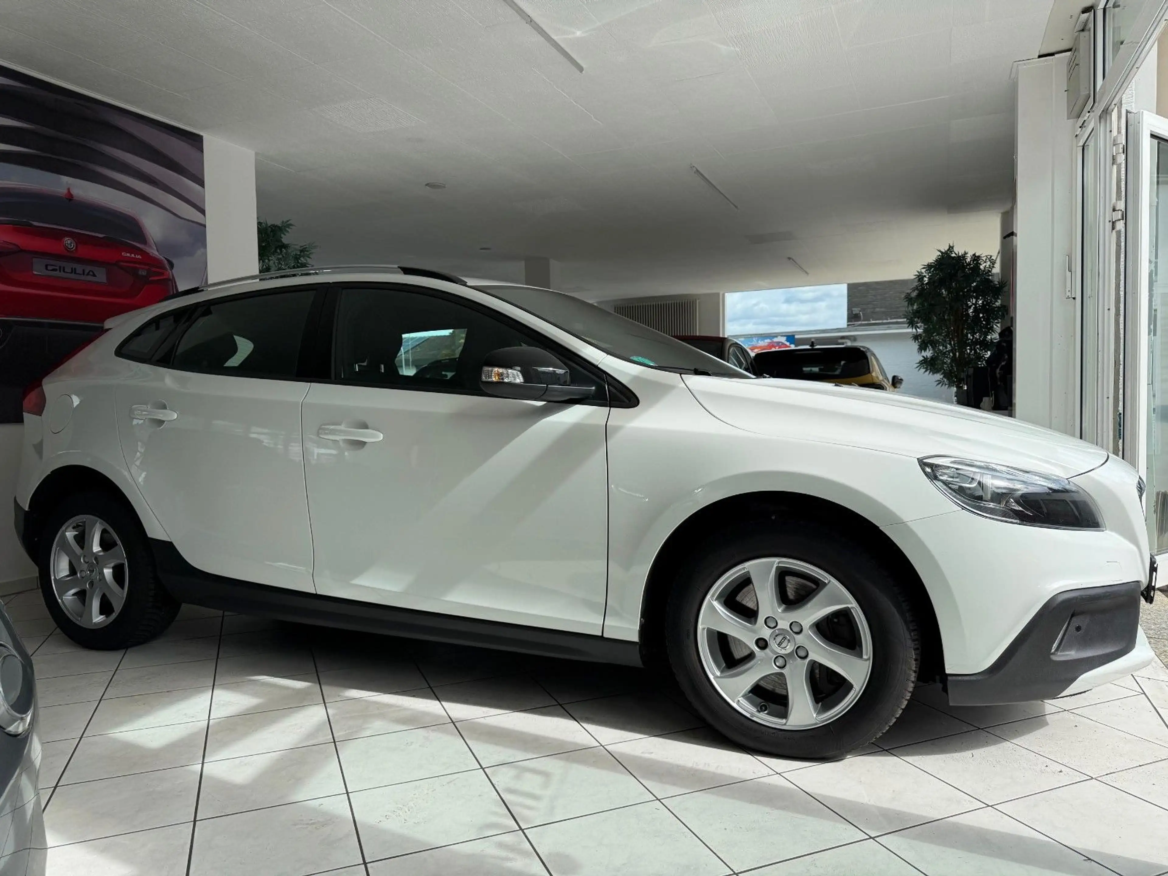 Volvo V40 Cross Country D2 — photo 4