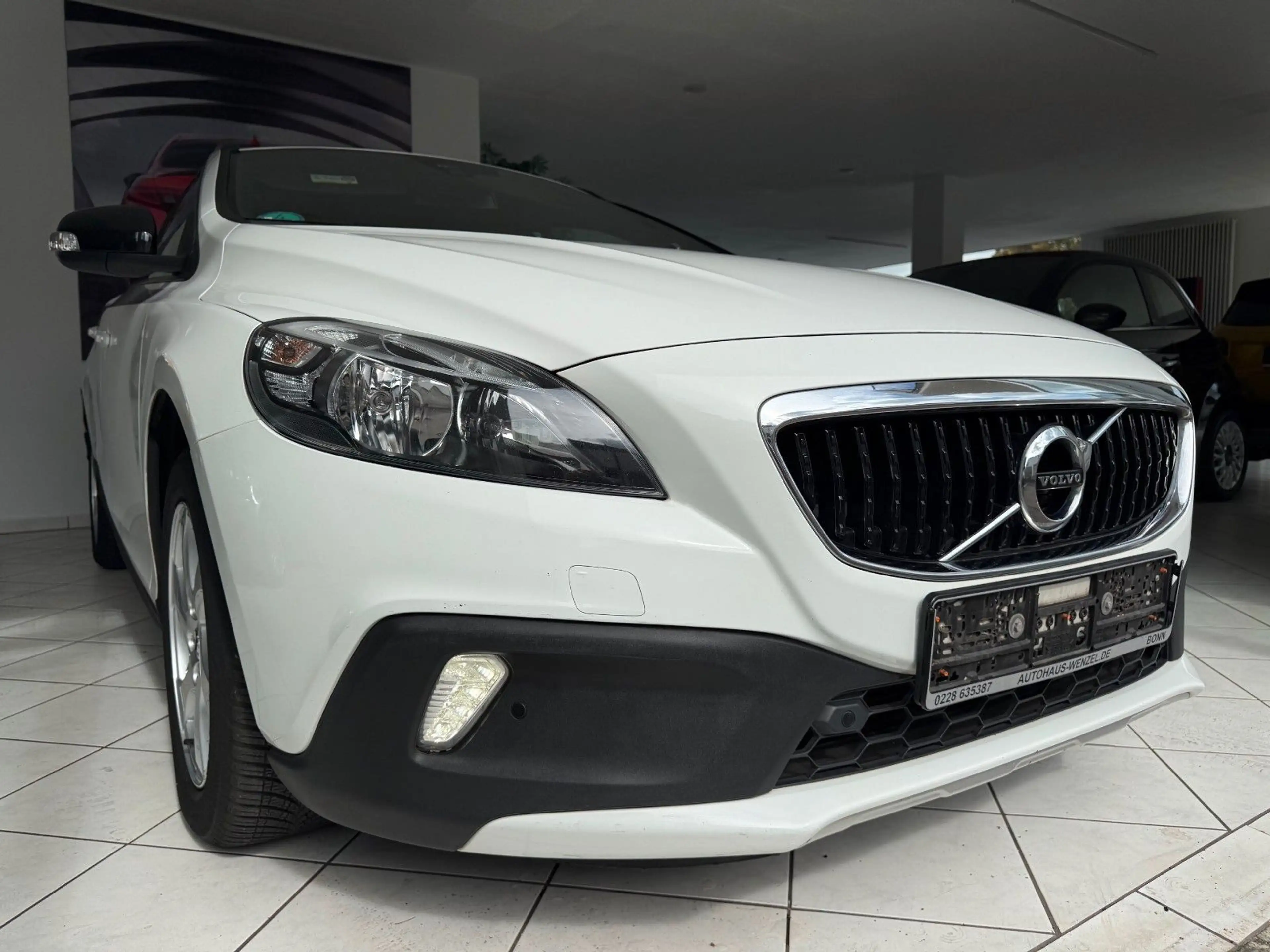 Volvo V40 Cross Country D2 — photo 2