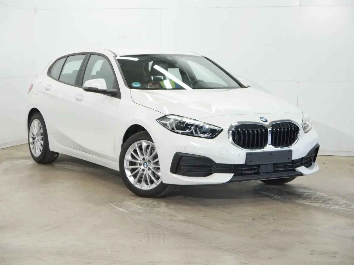 BMW 118 i*LED*Navi*LRH*el.Heckkl.*Lordose*17zoll* Blanco - 1