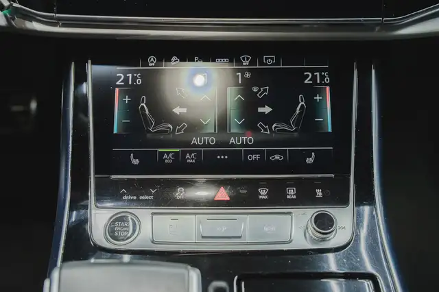 Audi Q7 view 13