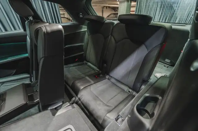 Audi Q7 view 3