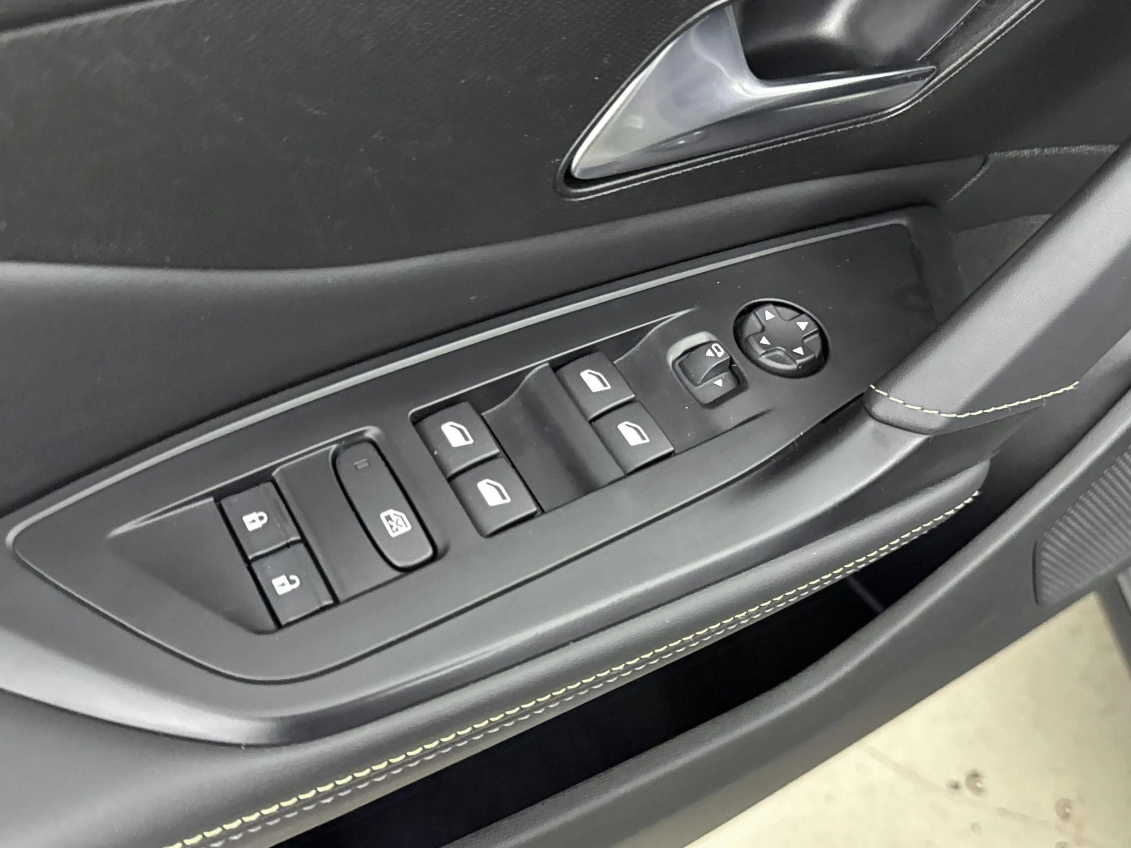 Peugeot 408 1.6 HYbrid GT 180 EAT8 | AGR Comfortstoelen | Hand — photo 15
