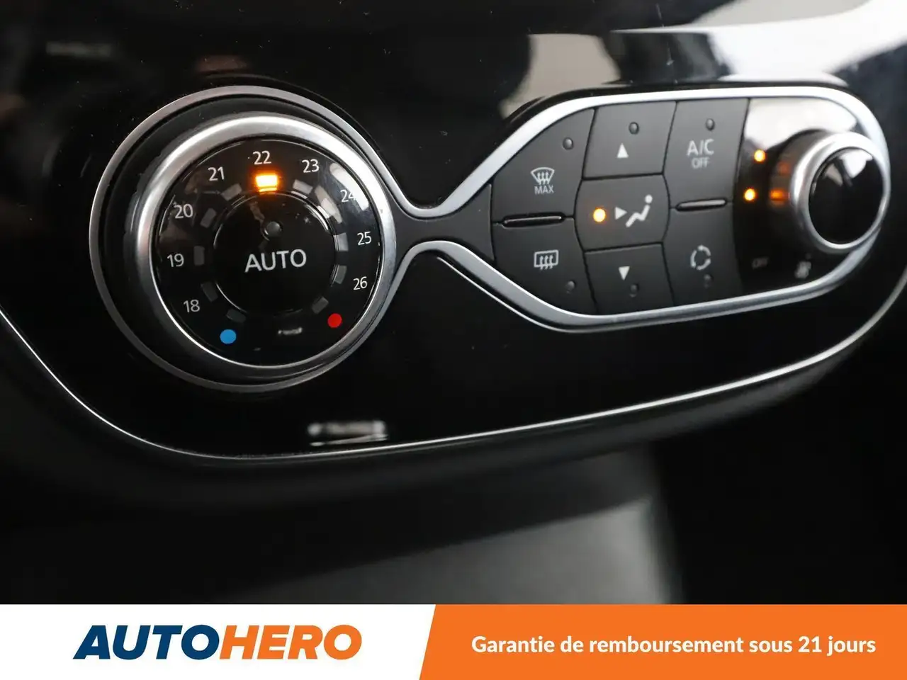 Renault Captur — photo 26